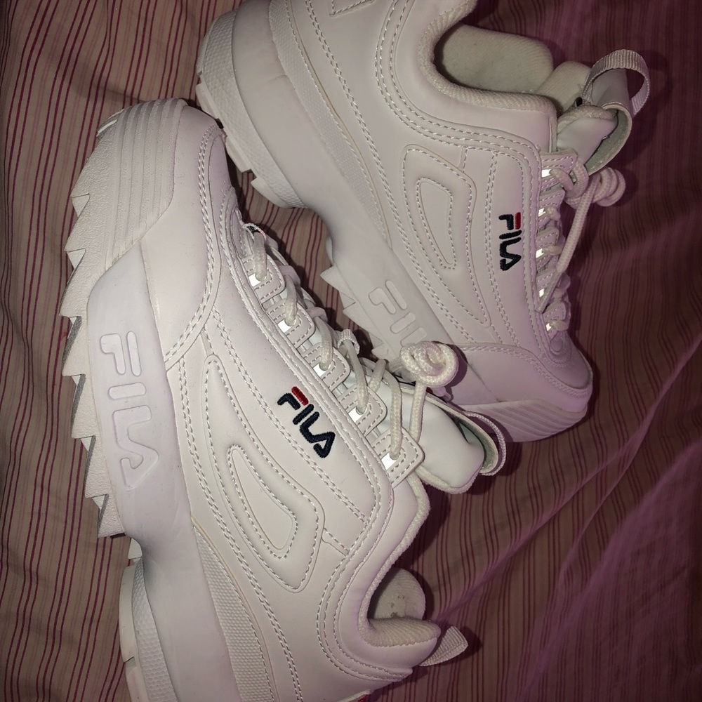 FILA DISRUPTOR 2 (SZ 7 WOMENS 5.5 GRADE SCHOOL)